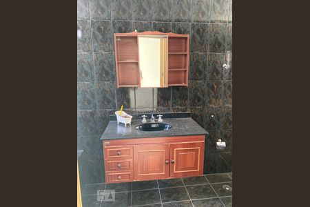 Casa à venda com 229m², 4 quartos e 2 vagas Casa à venda com 229m², 4 quartos e 2 vagasBanheiro 1 Suíte