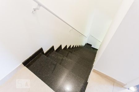 Escada de casa à venda com 3 quartos, 90m² em Jardim Vila Formosa, São Paulo