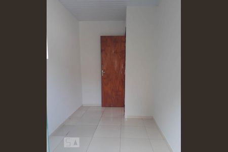 Quarto 1 de casa para alugar com 2 quartos, 60m² em Cidade Industrial, Curitiba