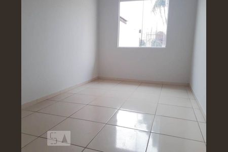 Quarto 2 de casa para alugar com 2 quartos, 60m² em Cidade Industrial, Curitiba