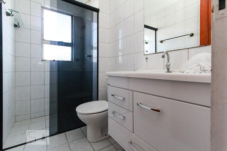 Banheiro de apartamento para alugar com 2 quartos, 65m² em Vila Ivone, São Paulo