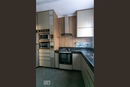 Cozinha de apartamento para alugar com 3 quartos, 110m² em Sagrada Família, Belo Horizonte