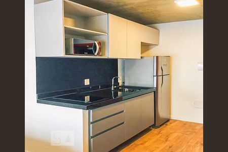 Cozinha  de apartamento para alugar com 1 quarto, 28m² em República, São Paulo