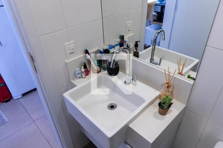 Banheiro de kitnet/studio para alugar com 1 quarto, 26m² em Liberdade, São Paulo