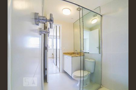 Banheiro de kitnet/studio para alugar com 1 quarto, 42m² em Paraíso, São Paulo