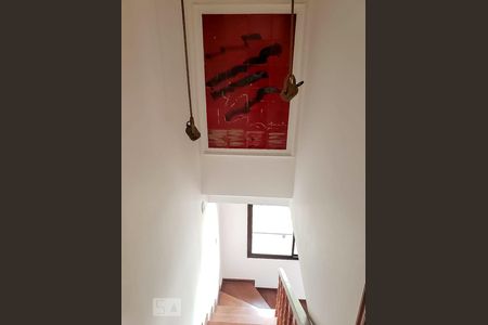 Escada para piso superior de apartamento à venda com 4 quartos, 435m² em Vila Lanzara, Guarulhos