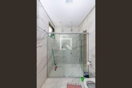 Casa para alugar com 470m², 3 quartos e 5 vagas Casa para alugar com 470m², 3 quartos e 5 vagasBanheiro da Suíte