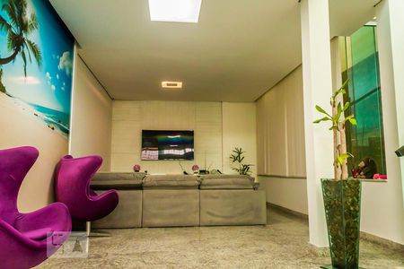 Casa à venda com 470m², 4 quartos e 5 vagasSala de TV