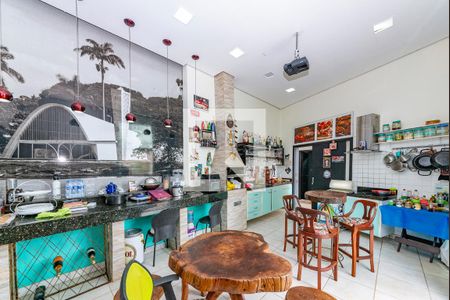 Casa para alugar com 470m², 3 quartos e 5 vagas Casa para alugar com 470m², 3 quartos e 5 vagasedícula