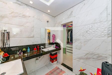 Casa para alugar com 470m², 3 quartos e 5 vagas Casa para alugar com 470m², 3 quartos e 5 vagasBanheiro da Suíte