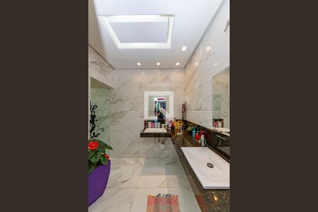 Casa para alugar com 470m², 3 quartos e 5 vagas Casa para alugar com 470m², 3 quartos e 5 vagasBanheiro da Suíte