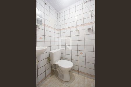 Banheiro de kitnet/studio para alugar com 1 quarto, 10m² em Chácara Santo Antônio (zona Sul), São Paulo