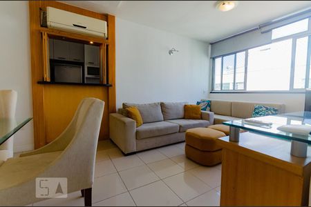 Sala de apartamento para alugar com 3 quartos, 85m² em Leblon, Rio de Janeiro