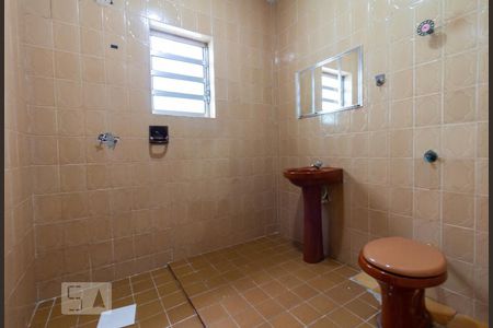 Banheiro de casa à venda com 2 quartos, 220m² em Rio Pequeno, São Paulo