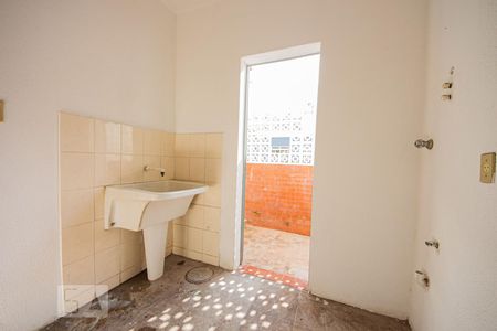 Lavanderia  de casa à venda com 4 quartos, 150m² em Auxiliadora, Porto Alegre