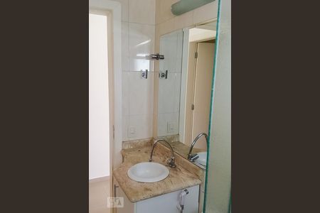 Banheiro de apartamento para alugar com 1 quarto, 48m² em Bonfim, Campinas