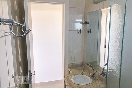 Banheiro de apartamento para alugar com 1 quarto, 48m² em Bonfim, Campinas