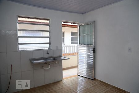 Cozinha de apartamento para alugar com 1 quarto, 25m² em Parque Pinheiros, Taboão da Serra