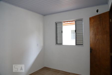 Quarto 1 de apartamento para alugar com 1 quarto, 25m² em Parque Pinheiros, Taboão da Serra