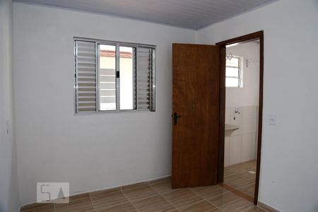 Quarto 1 de apartamento para alugar com 1 quarto, 25m² em Parque Pinheiros, Taboão da Serra