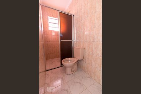 Banheiro de apartamento para alugar com 2 quartos, 56m² em Jardim Dourado, Guarulhos