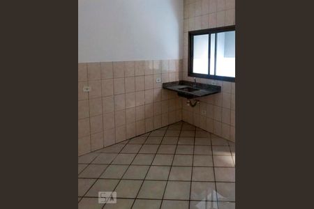 Cozinha de casa para alugar com 1 quarto, 42m² em Vila Sílvia, São Paulo