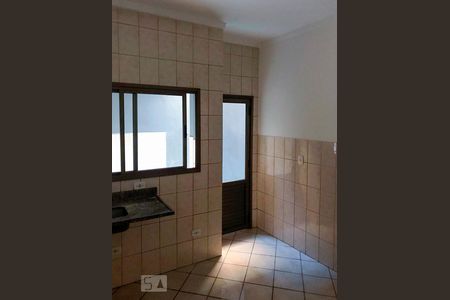 Cozinha de casa para alugar com 1 quarto, 42m² em Vila Sílvia, São Paulo