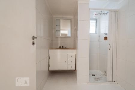 Banheiro de apartamento para alugar com 2 quartos, 75m² em Vila Olímpia, São Paulo