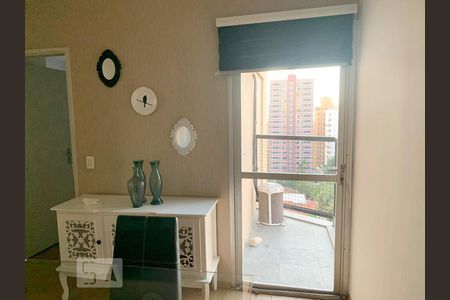 Sala de apartamento para alugar com 1 quarto, 75m² em Centro, Campinas