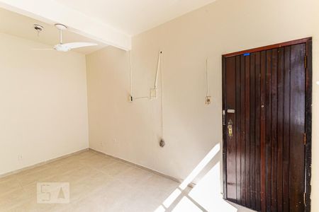 Sala / Quarto de kitnet/studio à venda com 1 quarto, 30m² em Centro, Niterói
