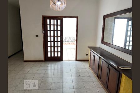 sala de casa para alugar com 3 quartos, 236m² em Jardim Nova Europa, Campinas