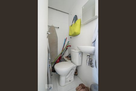 Apartamento para alugar com 95m², 3 quartos e 2 vagas Apartamento para alugar com 95m², 3 quartos e 2 vagasBanheiro de Serviço