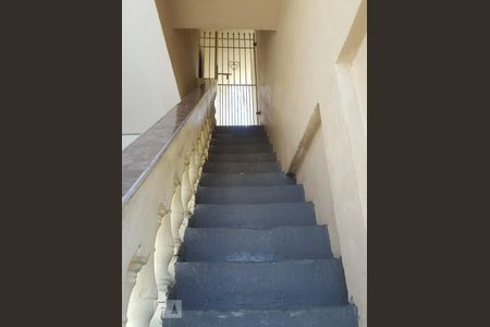 Escada de casa à venda com 2 quartos, 70m² em Santo Antônio, Osasco