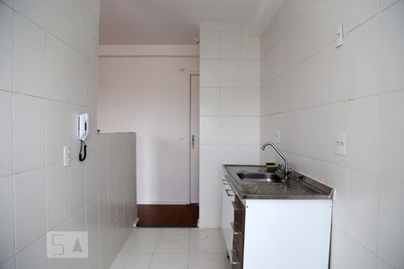 Cozinha de apartamento à venda com 2 quartos, 49m² em Jardim Henriqueta, Taboão da Serra