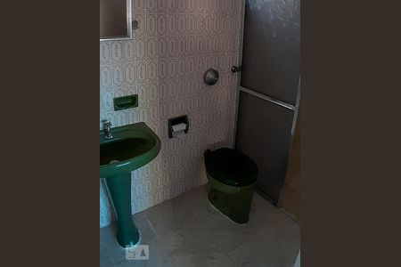 Banheiro de apartamento à venda com 1 quarto, 42m² em Centro Histórico, Porto Alegre