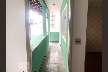 Corredor de casa para alugar com 2 quartos, 80m² em Vila Regente Feijó, São Paulo