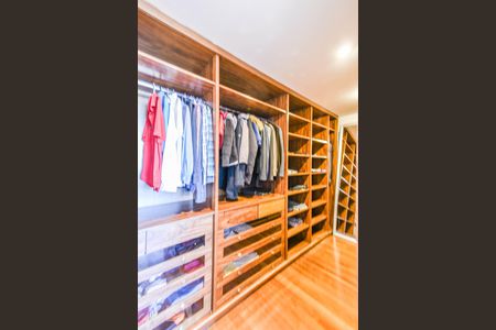 Suíte 1 - Closet de apartamento à venda com 2 quartos, 280m² em Jardim das Bandeiras, São Paulo