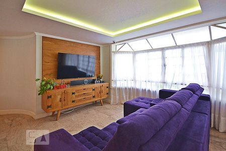 Sala de TV de casa de condomínio à venda com 5 quartos, 750m² em Barra da Tijuca, Rio de Janeiro