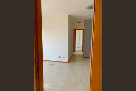 Sala e Corredor de apartamento para alugar com 2 quartos, 60m² em Pechincha, Rio de Janeiro