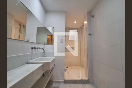 Banheiro da suíte  de apartamento para alugar com 1 quarto, 70m² em Botafogo, Rio de Janeiro