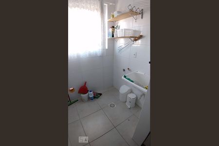 Área de Serviço de apartamento para alugar com 2 quartos, 60m² em Serraria, São José