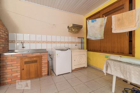 Garagem de casa à venda com 3 quartos, 300m² em Jardim São Pedro, Porto Alegre