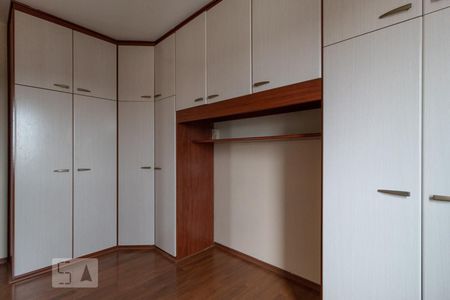 Quarto 1 de apartamento para alugar com 2 quartos, 55m² em Jardim Ester, São Paulo