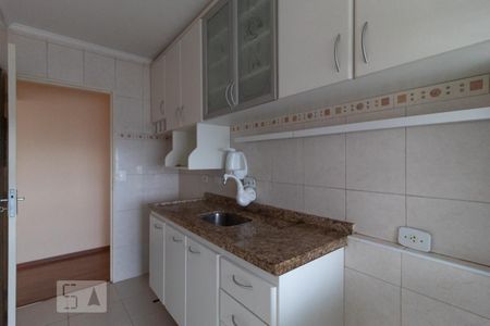 Cozinha de apartamento para alugar com 2 quartos, 55m² em Jardim Ester, São Paulo