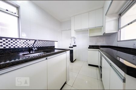 Cozinha de apartamento para alugar com 2 quartos, 80m² em Monsenhor Messias, Belo Horizonte