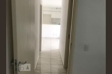 Corredor de apartamento para alugar com 2 quartos, 74m² em Jardim Umuarama, São Paulo