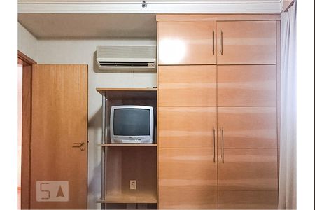 Dormitório de apartamento à venda com 1 quarto, 47m² em Vila Uberabinha, São Paulo