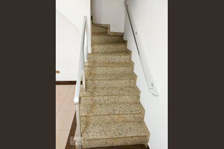 Escada 2 de casa à venda com 2 quartos, 80m² em Jardim Guanca, São Paulo