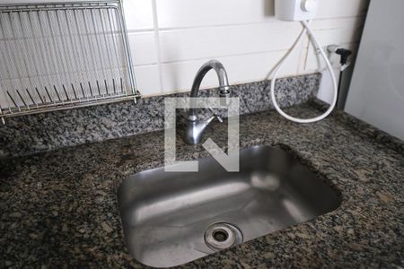 Cozinha de apartamento para alugar com 1 quarto, 30m² em Pinheiros, São Paulo