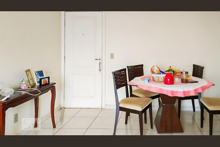 Sala de apartamento à venda com 3 quartos, 75m² em Parque das Flores, Campinas